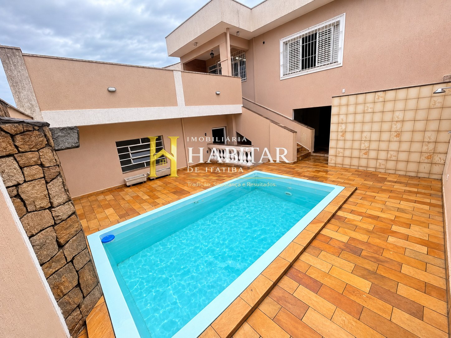 RESIDENCIA 3 DORMITÓRIOS ALTO DE FÁTIMA